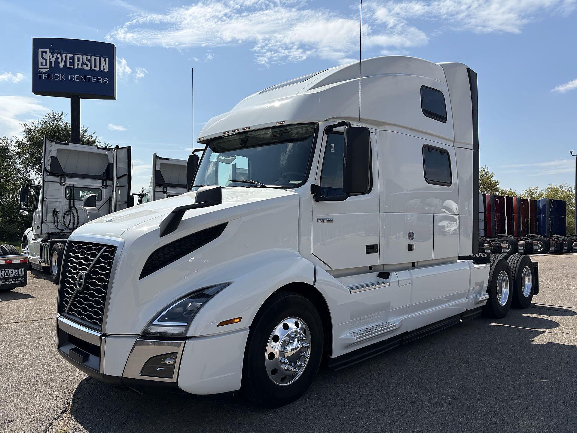 スーパーホワイトLV 【中古】 2024 Volvo VNL 860 For Sale | 77